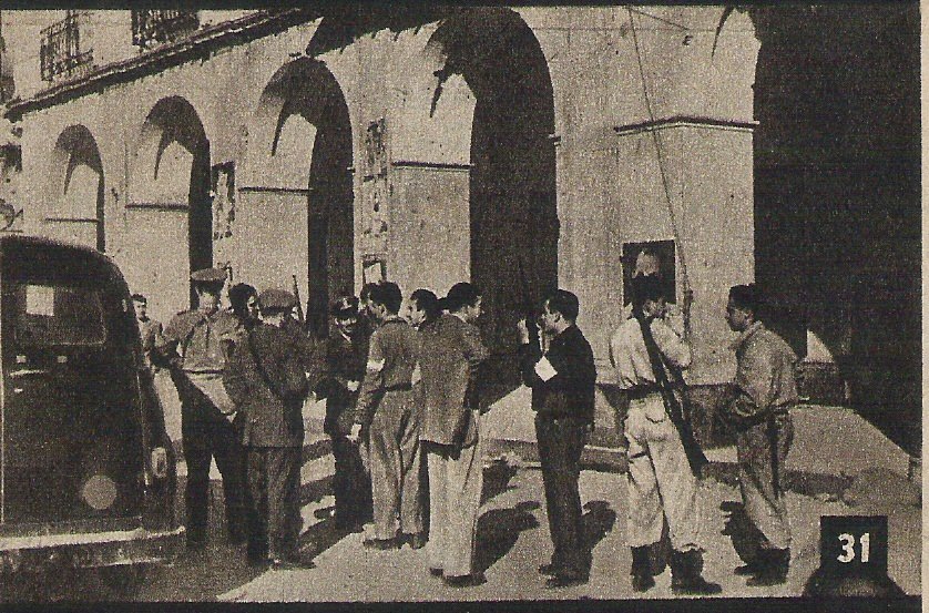 Civiles y militares dispuestos a marchar al frente en apoyo del general Lonardi.