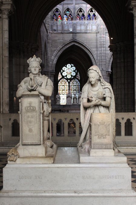 Tumba de Luis XVI y María Antonieta en Saint-Denis.