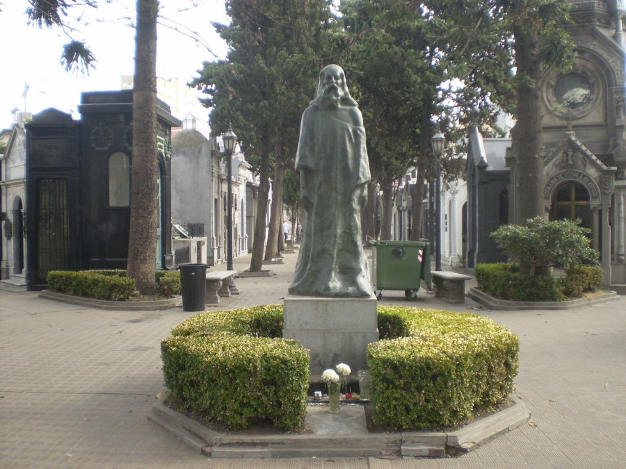 Cristo Redentor - Cementerio de la Recoleta.                     </div>
<p>” id=”2800-Libre-781580439_embed” /></p></div>
<div id=
