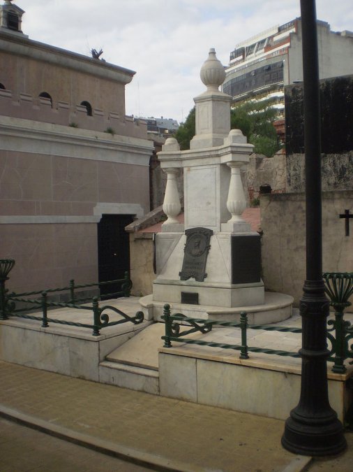 Tumba de Juan Martín de Pueyrredón en el Cementerio de la Recoleta.