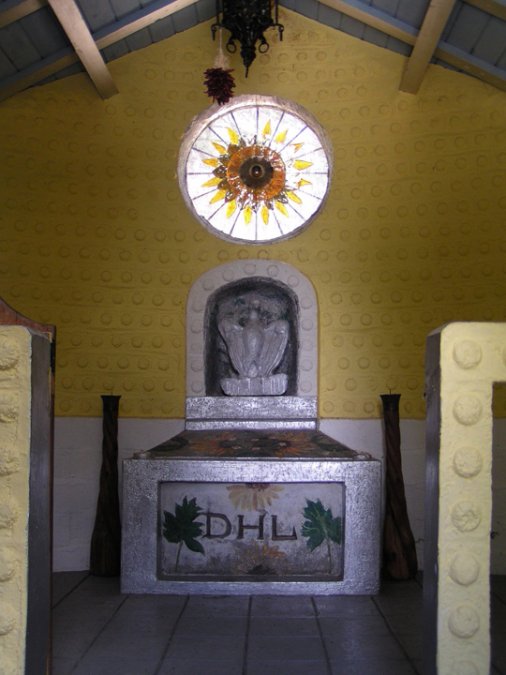 Tumba de D. H. Lawrence, en una capilla en las proximidades de Taos, Nuevo México.