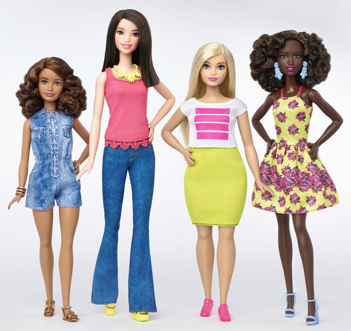 Barbie y sus amigos en la serie Fashionistas, lanzada en 2016.