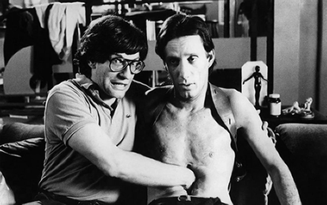 El director David Cronenberg y James Woods, protagonista de Videodrome, 1983.