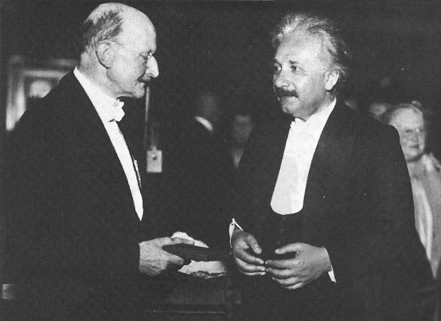 Planck y Einstein.