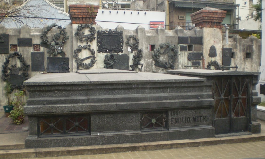 

<p>Su tumba en el Cementerio de la Recoleta.</p>
</div>
<p></div>
<p></div>
<p>” id=”3549-Libre-595565568_embed” /></div>
<p> </p>
<div id=
