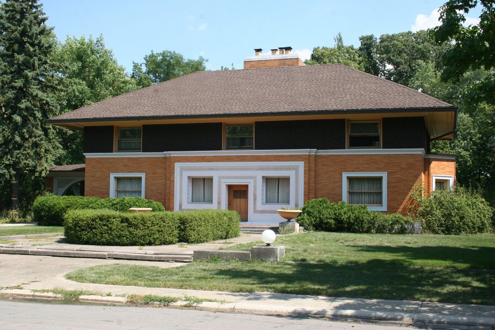 William H. Winslow House and Stable (1894).