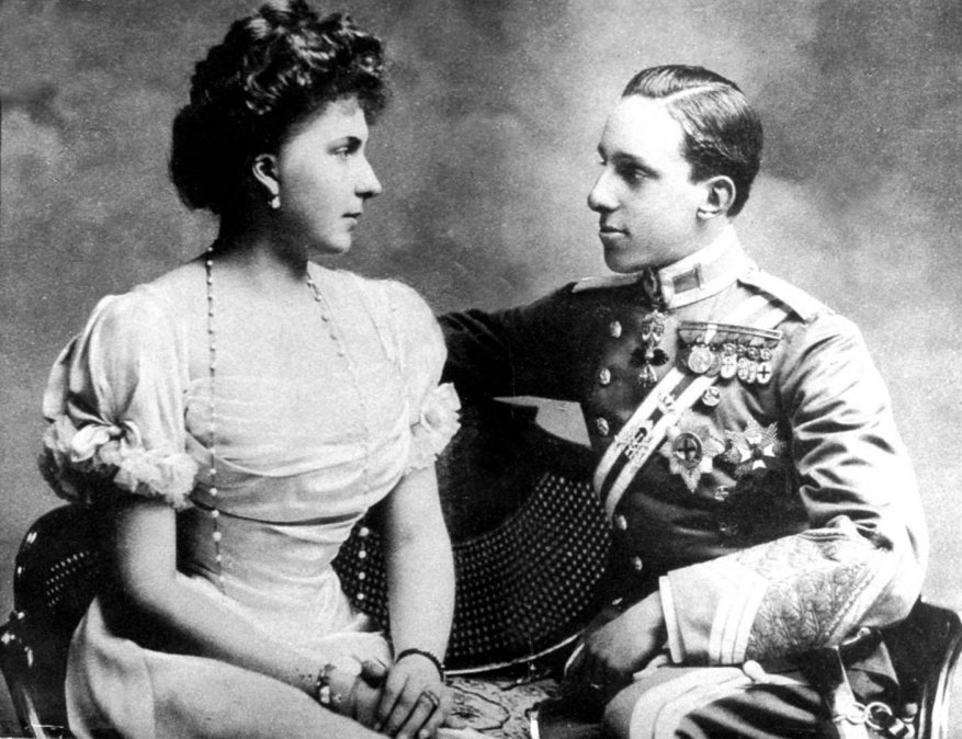 Alfonso XIII y Victoria Eugenia de Battenberg.