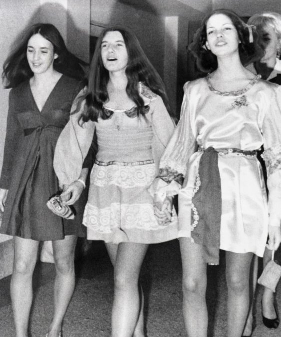 Las chicas de Manson, Atkins, Krenwinkle y Van Houten durante el juicio.