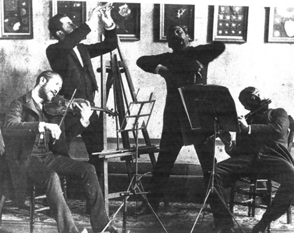         Los hermanos Lagleyze integraban este insólito cuarteto, junto a Ángel Della Valle. Además de médico y pintor, Pedro Lagleyze era un buen intérprete de flauta traversa.