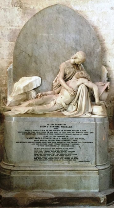 Monumento a Mary y Percy Shelley de Henry Weekes.