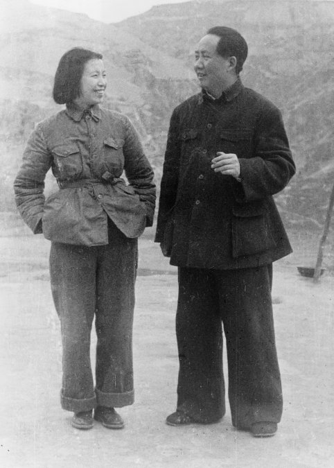 Jiang Qing y Mao Zedong (1945).