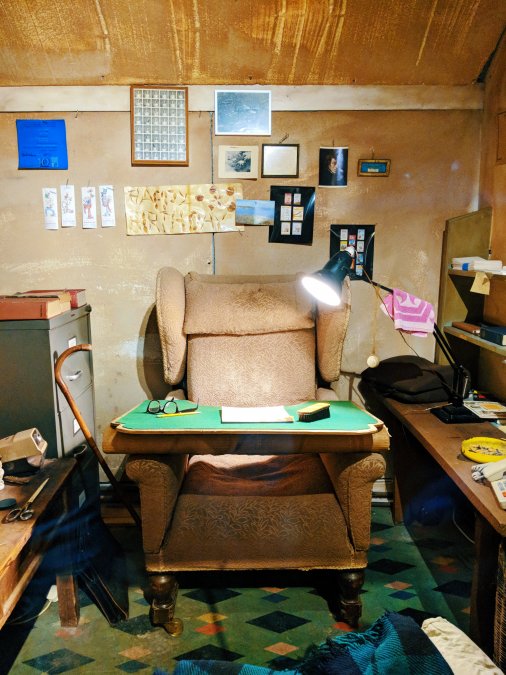 El sillón orejero donde siempre escribía Roald Dahl en su casa de Great Missenden (Inglaterra).