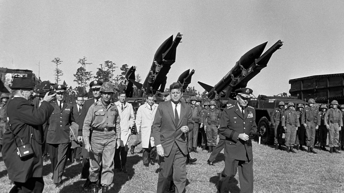 La Crisis de los misiles en Cuba | Bahía de Cochinos, CIA, comunismo, Cuba,  Estados Unidos, Guerra Fría, Nikita Khrushchev, Revolución Cubana, Unión  Soviética, Kennedy, Fidel Castro