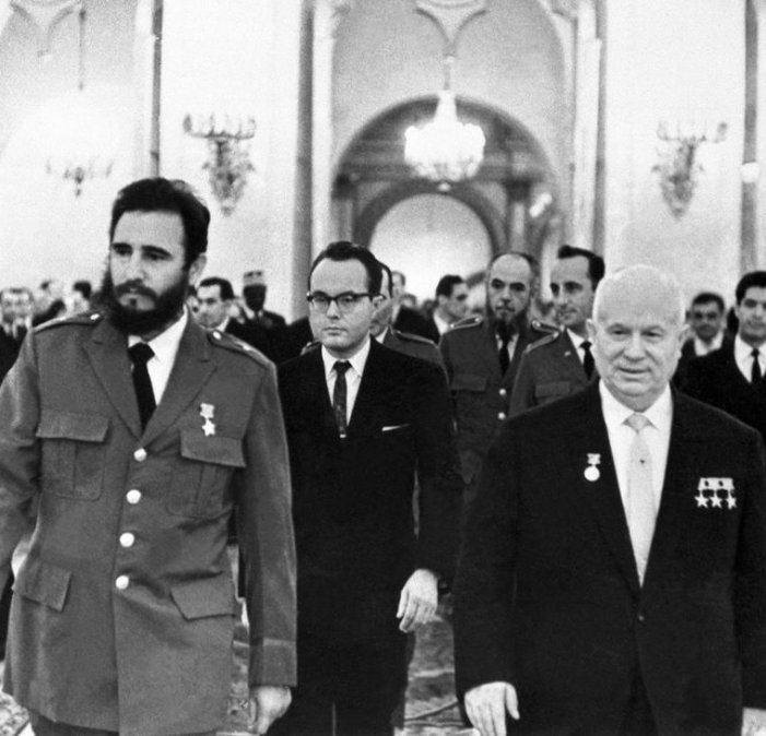 Fidel Castro  y Nikita Khrushchev. 