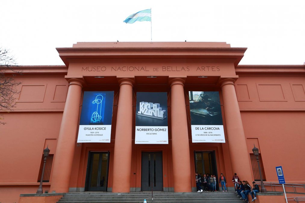 La fachada del Museo Nacional de Bellas Artes (MNBA), en Buenos Aires.