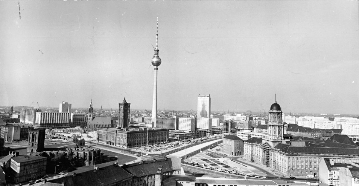 Fernsehturm (1969).