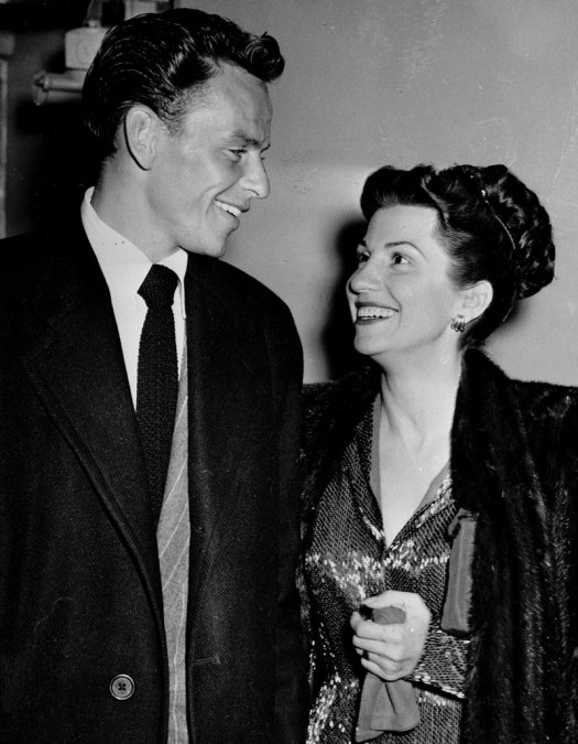 Sinatra y su mamá. 