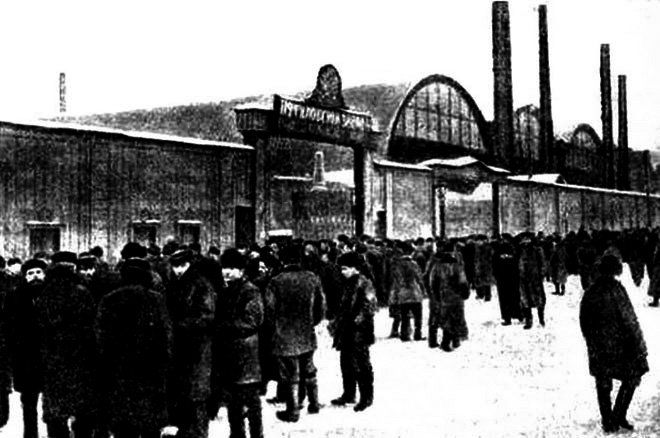 Obreros de la fábrica Putilov en 1905.