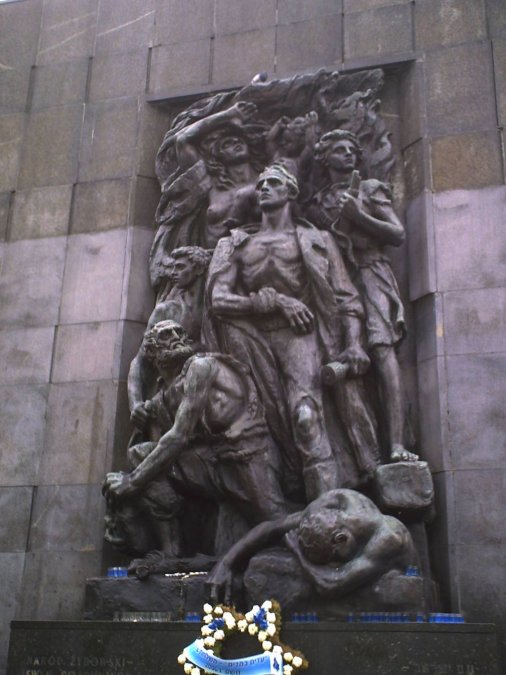 Monumento a los héroes del gueto de Varsovia.