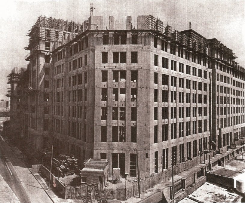 La sede actual en construcción (ca.1940).