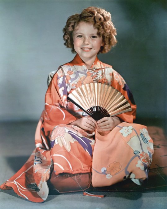 Shirley Temple, retratada luciendo un kimono en 1940