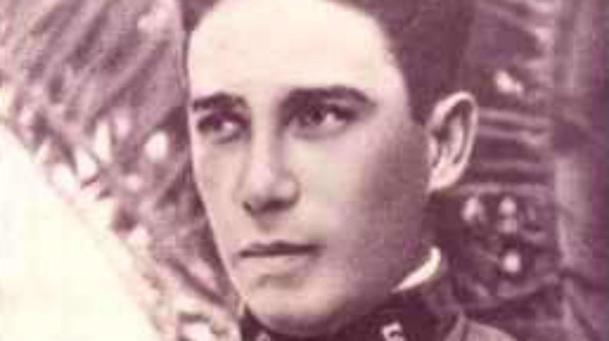 Teniente Aviador Benjamín Matienzo.