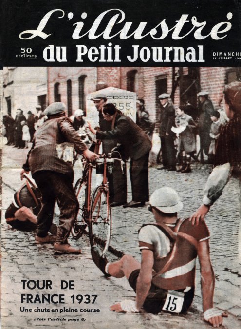 Caída de dos ciclistas, durante el Tour de Francia 1937.  Primera página del periódico francés Lillustre du Petit Journal, 11 de julio de 1937, Colección privada.