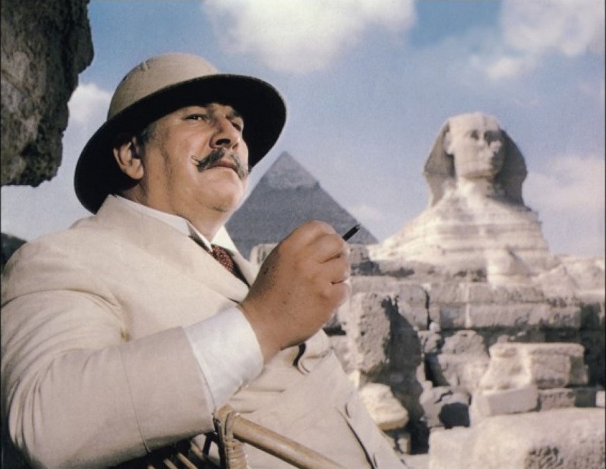 Peter Ustinov como el mítico detective Hercules Poirot