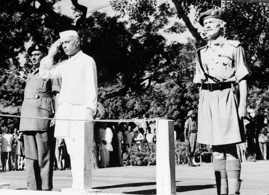 Jawaharlal Nehru se convierte en el primer primer ministro independiente de la India el 15 de agosto de 1947.