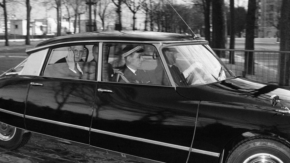Desde entonces, De Gaulle, así como otros presidentes franceses, le fue fiel al Citroën DS...