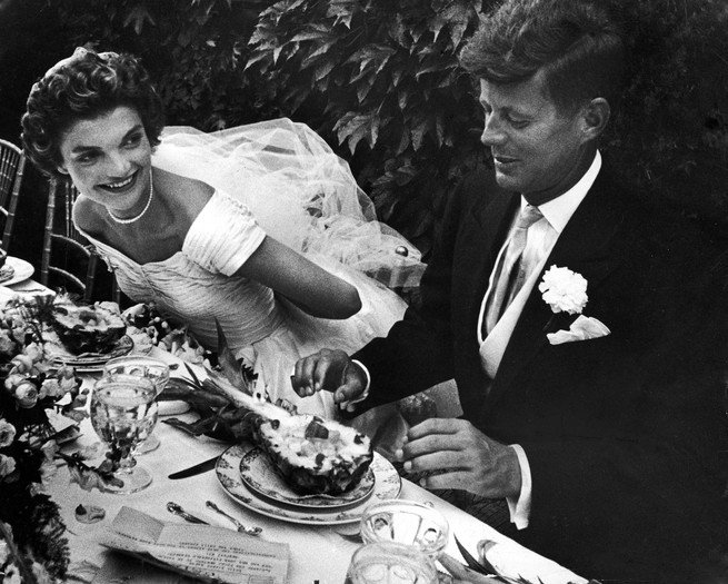 Jacqueline y John Fitzgerald Kennedy el día de su boda.