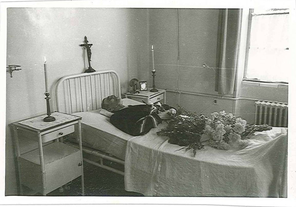 La última fotografía de Pavelić, su cadáver en el hospital Alemán de Madrid