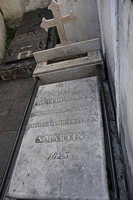 Remedios murió el 3 de agosto de 1823, a los 25  años, sin volver a ver a su marido, quien hizo construir un sepulcro en  el Cementerio de la Recoleta donde recordaba a su 