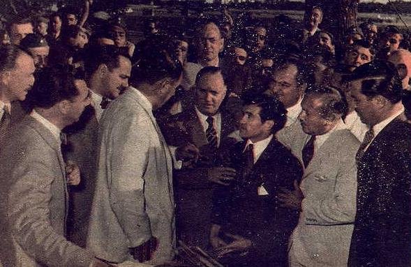 Perón fue a  recibir personalmente a Pascual Pérez al aeropuerto después de ganar la faja mundial en Japón, 1954
