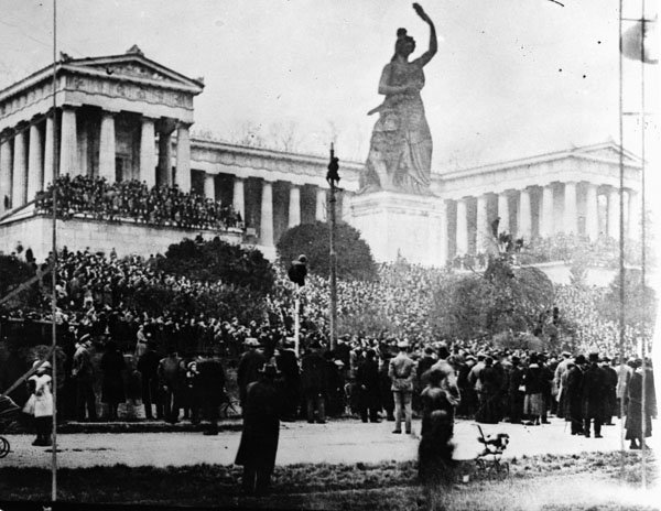 Protestas en Theresienwiese el 7 de noviembre de 1918. /WIKIPEDIA