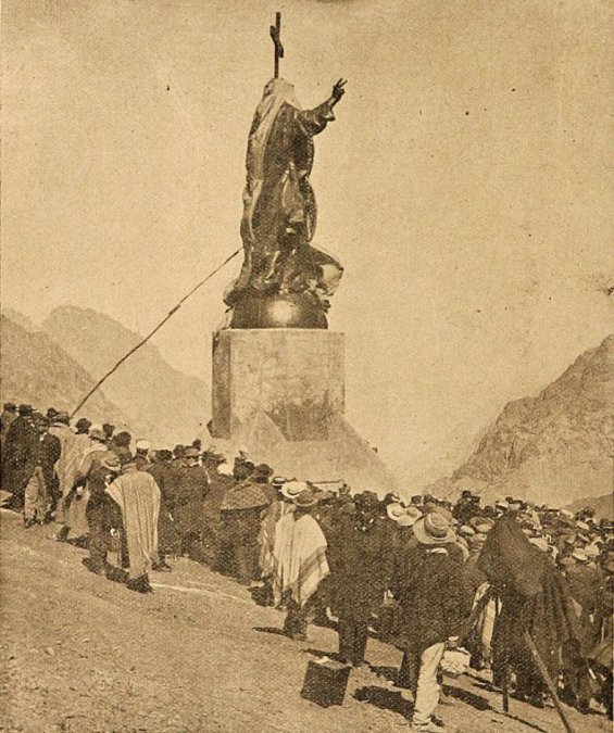 Inauguración del Cristo Redentor de Los Andes en 1904.