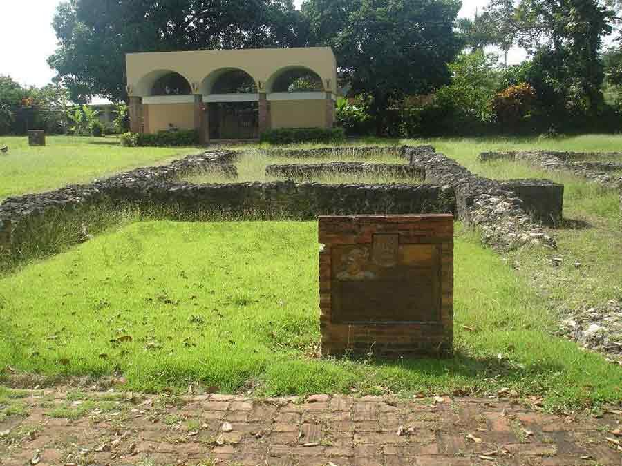 Ruinas de la residencia Ponce de León en Caparra, Puerto Rico.