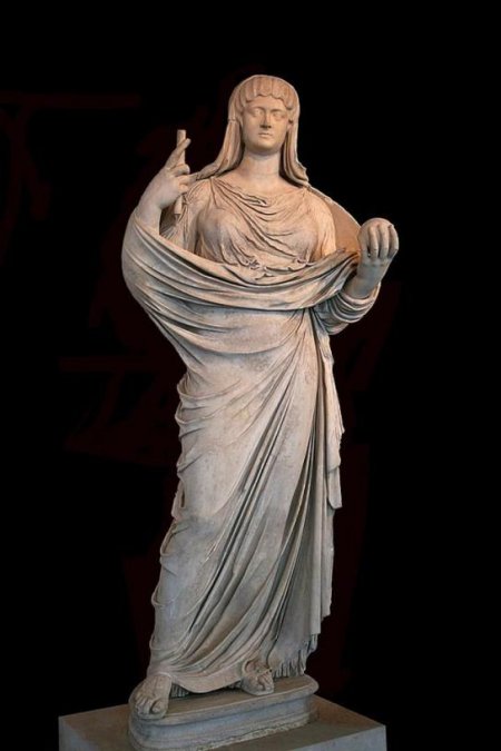 Representación escultórica de Faustina, esposa de Marco Aurelio