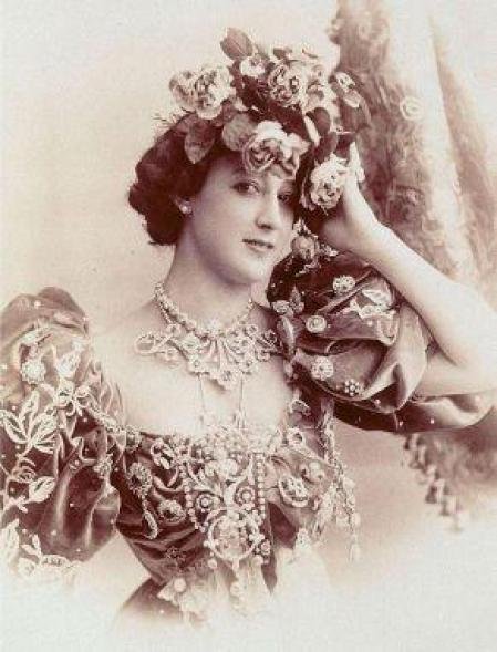 La Bella Otero brilló durante años en el escenario del Folies Bergère.