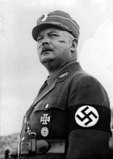 Ernst Röhm jefe de las SA.