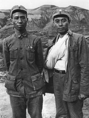 Chou Enlai y Liu Shaoqi 