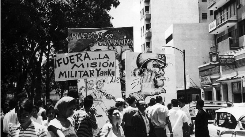 El inicio de la década de los 60 en Venezuela vio el surgimiento de  movimientos de izquierda, algunos inspirados por la Revolución Cubana.
