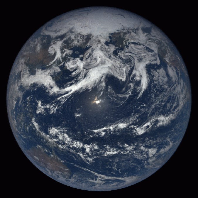 La rotación de la Tierra fotografiada por DSCOVR EPIC el 29 de mayo de 2016, unas semanas antes del solsticio.