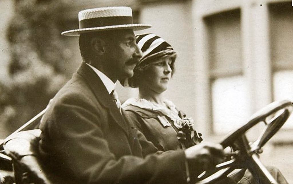 John Jacob Astor IV y Madeleine Force (más tarde Madeleine Astor) en 1910.
