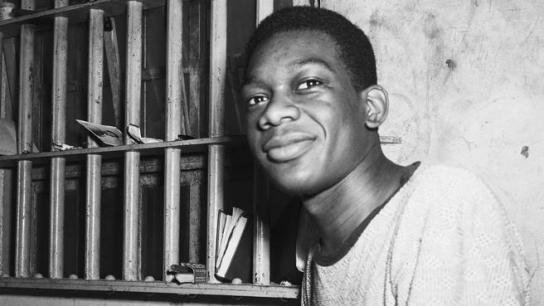 El 3 de mayo de 1946, Willie Francis, un muchacho afroamericano de  apenas 16 años de edad, era llevado desde el corredor de la muerte en la  Penitenciaría Estatal de Luisiana para ser ejecutado en la silla  eléctrica acusado de asesinar en diciembre de 1944 a Andrew Thomas, el  propietario de la farmacia donde trabajaba como chico de los recado