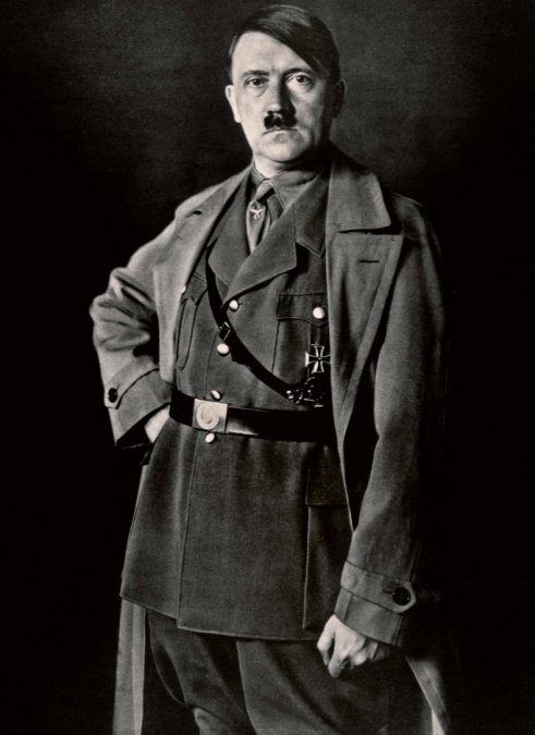 A Adolf Hitler hubo aspectos del  pensamiento hegeliano que le encantaron y a los que se aferró. Una de  las frases hegelianas que más satisfacción le produjo fue 