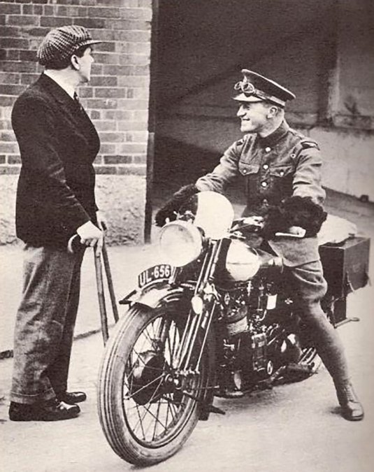 Las motocicletas eran el gran hobby de Lawrence. Tenía ocho. El 19 de mayo de 1935 murió en un accidente sobre una de ellas