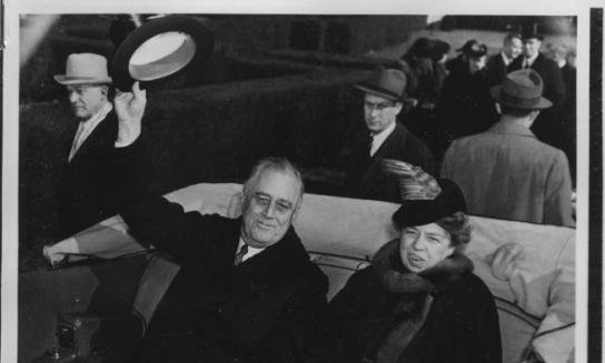 El 34 presidente de los Estados Unidos, Franklin D. Roosevelt , i su mujer, la política y activista Eleanor Roosevelt.